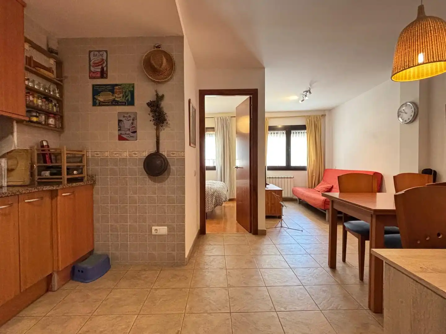 Sala de estar de Piso de alquiler en Sant Joan de les Abadesses con Calefacción y Amueblado