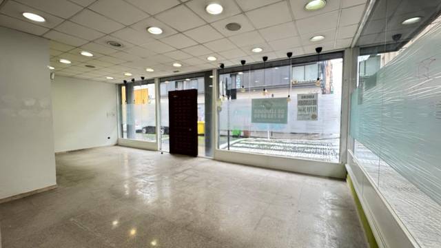 Local comercial en Alquiler en Calle de la Creu Gran, 63 en Barri del Centre