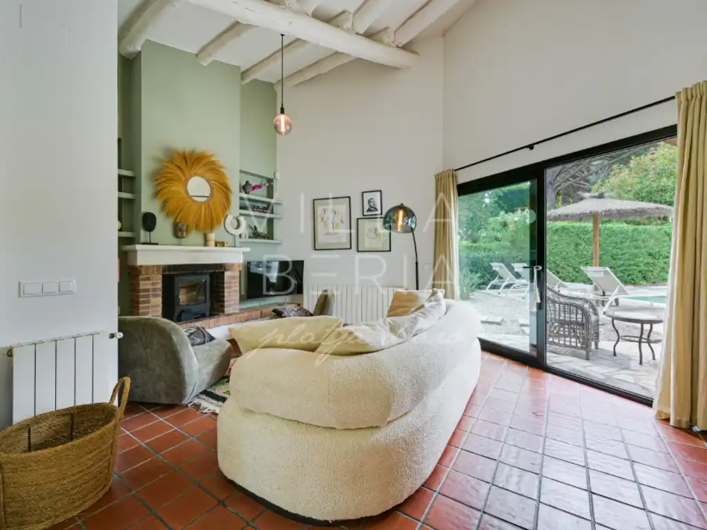 Wohnzimmer von Haus oder Chalet zum Verkauf in Santa Cristina d'Aro mit Klimaanlage, Heizung und Privatgarten