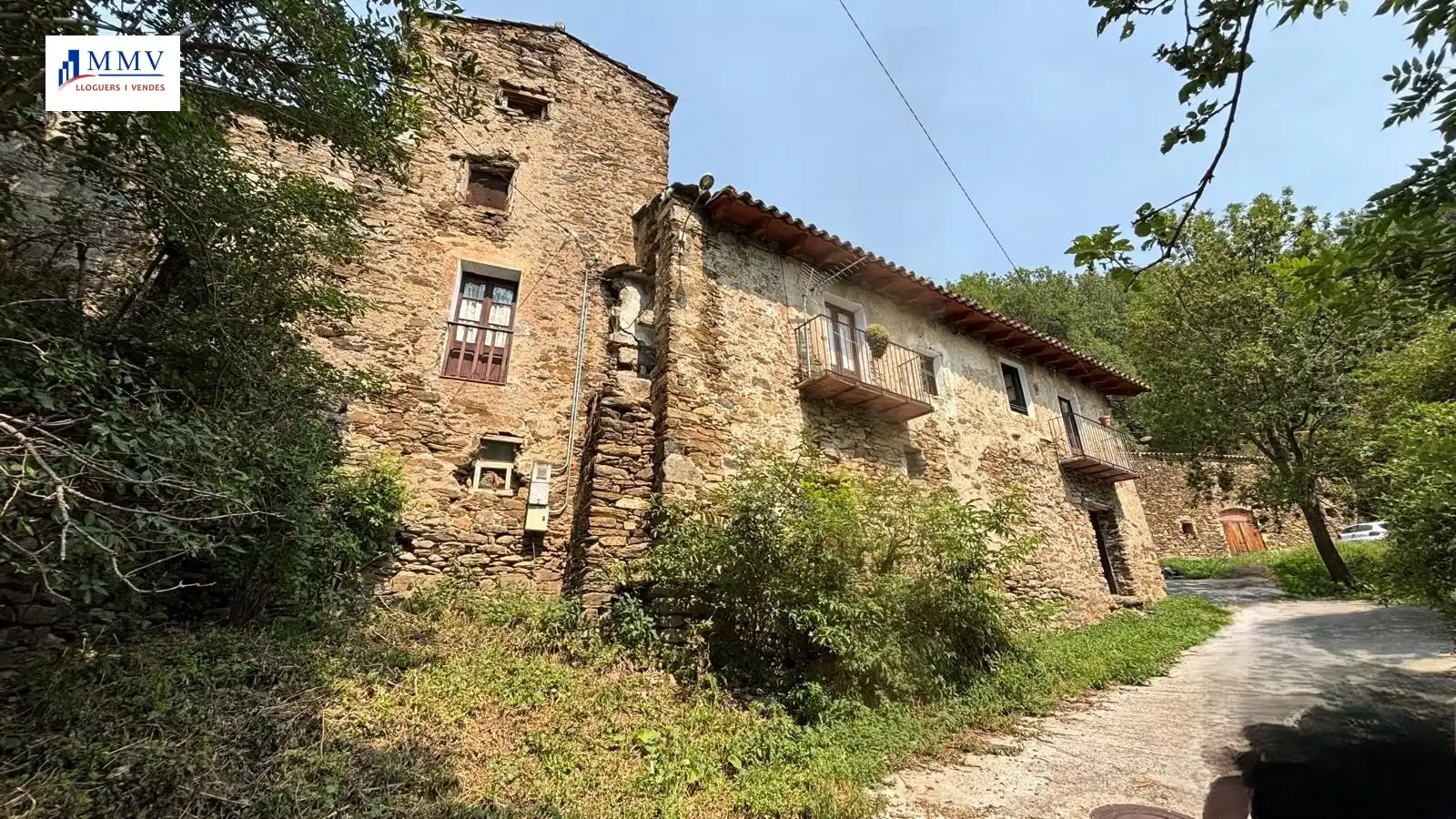 Vista exterior de Finca rústica en venda en Vilallonga de Ter amb Jardí privat i Moblat