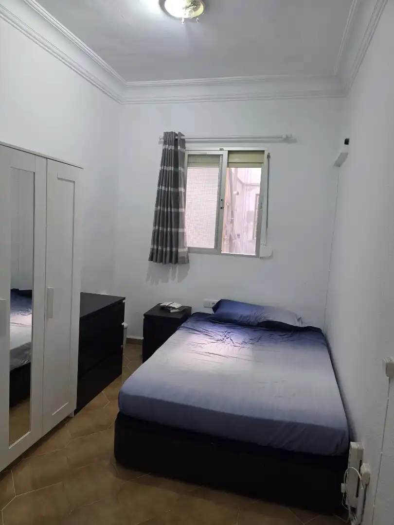 Habitación de Piso en venta en Valencia con Amueblado y Horno