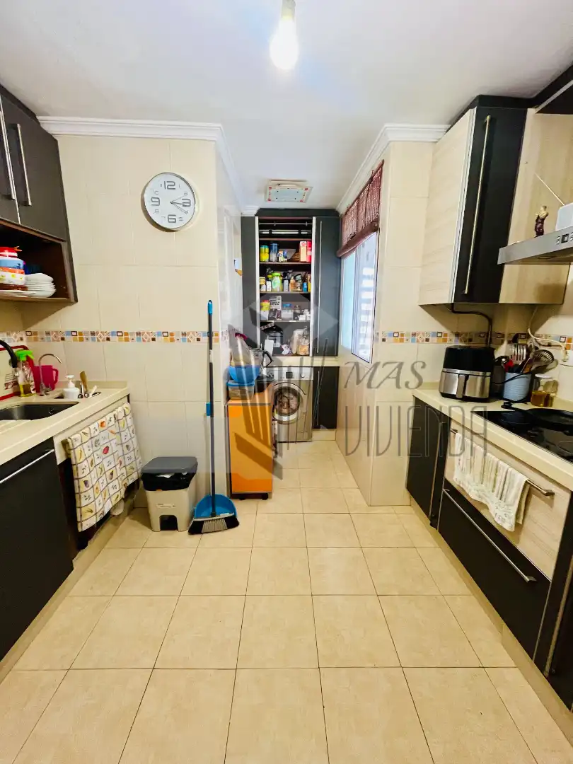 Kitchen of Flat for sale in Algeciras  with Furnished