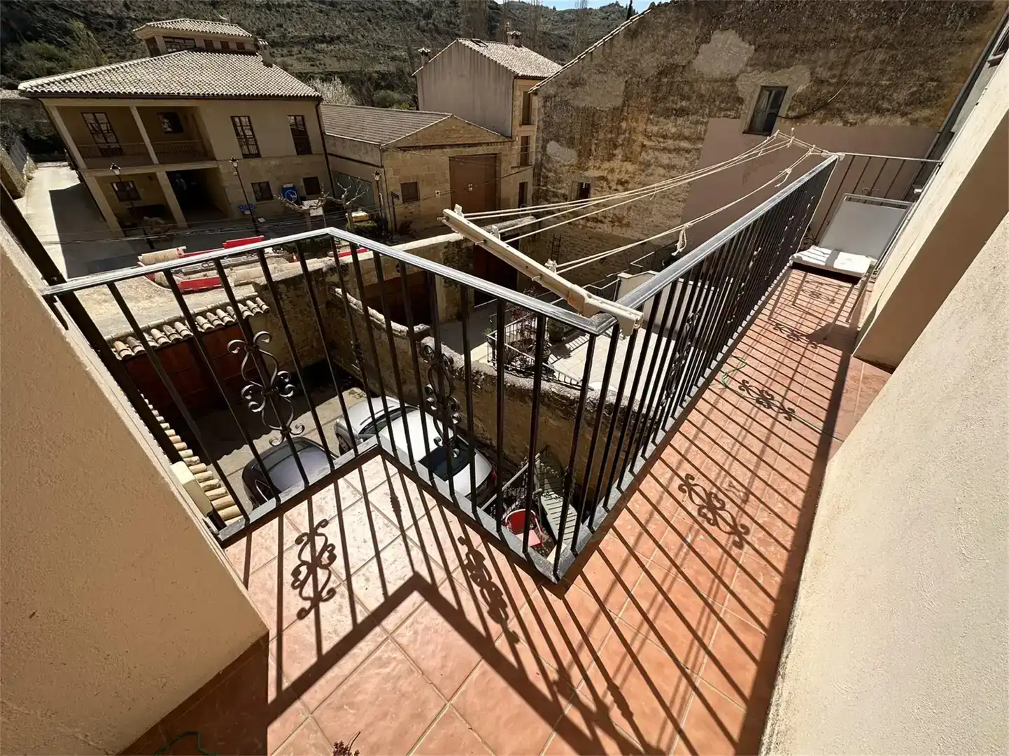 Terrassa de Finca rústica en venda en Uncastillo amb Parquet, Traster i Moblat