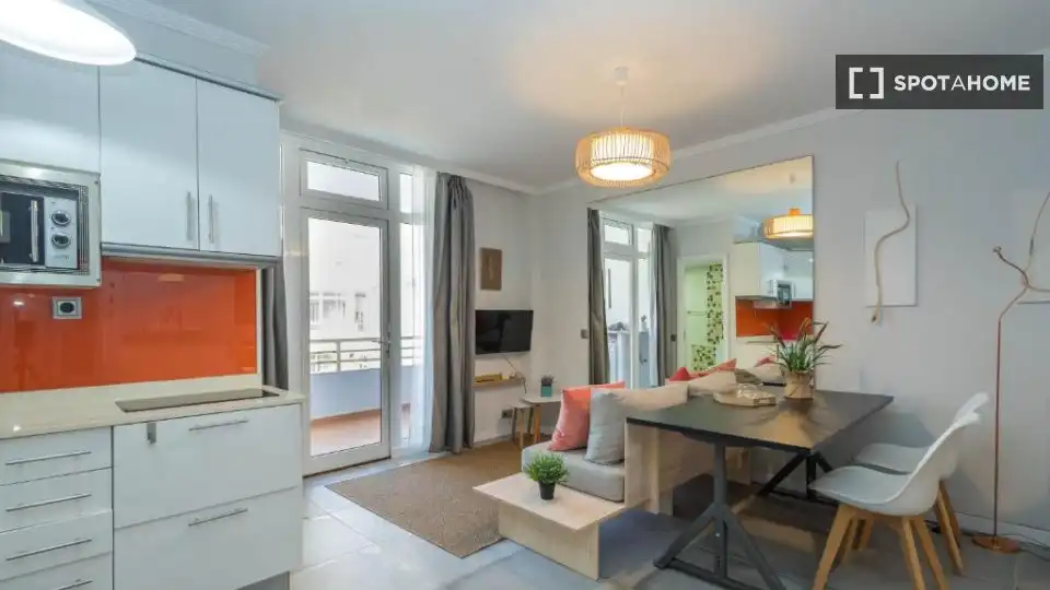 Terrassa de Apartament per a compartir en Las Palmas de Gran Canaria amb Aire condicionat, Terrassa i Moblat