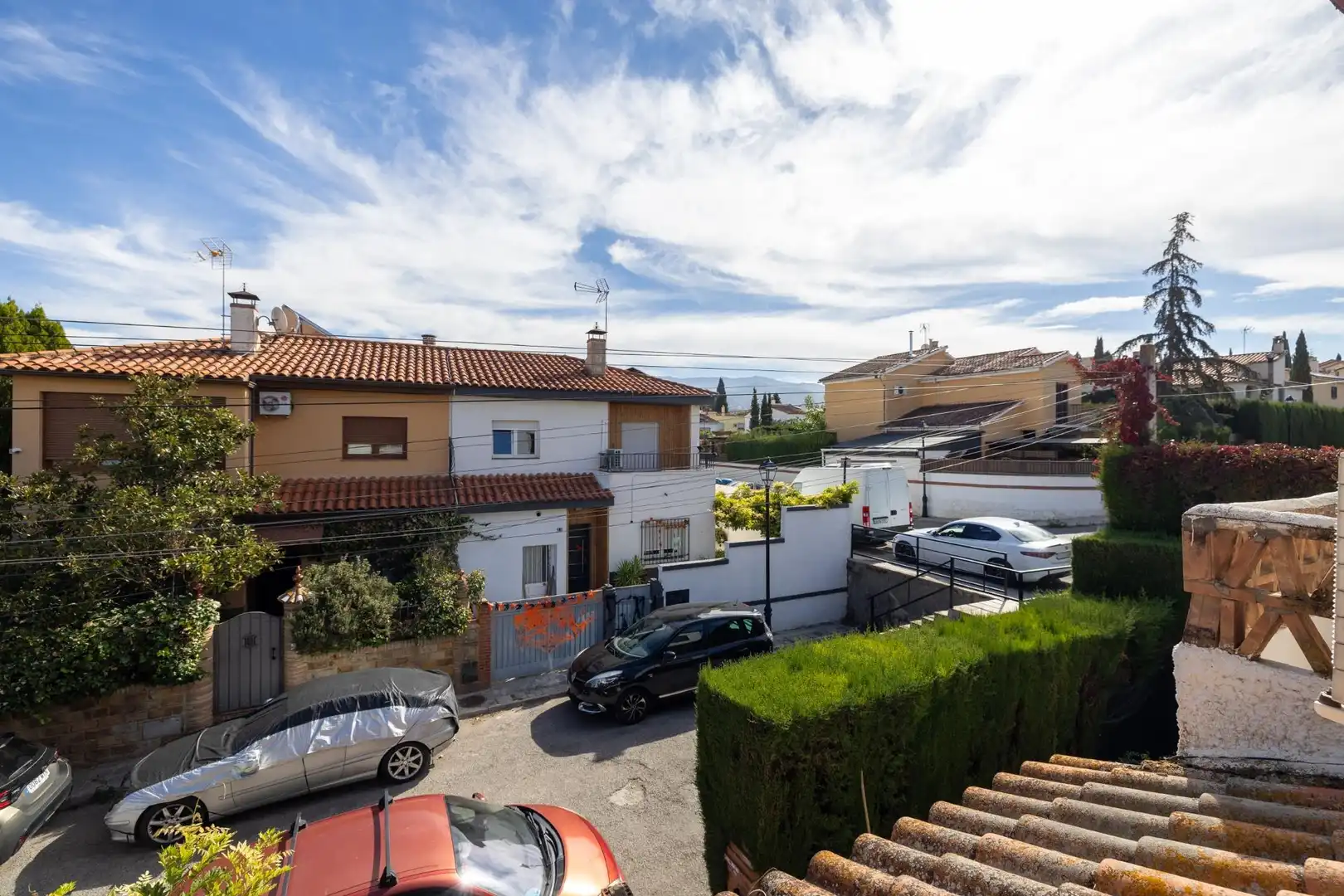 Vista exterior de Casa adosada en venta en Ogíjares con Aire acondicionado, Calefacción y Jardín privado