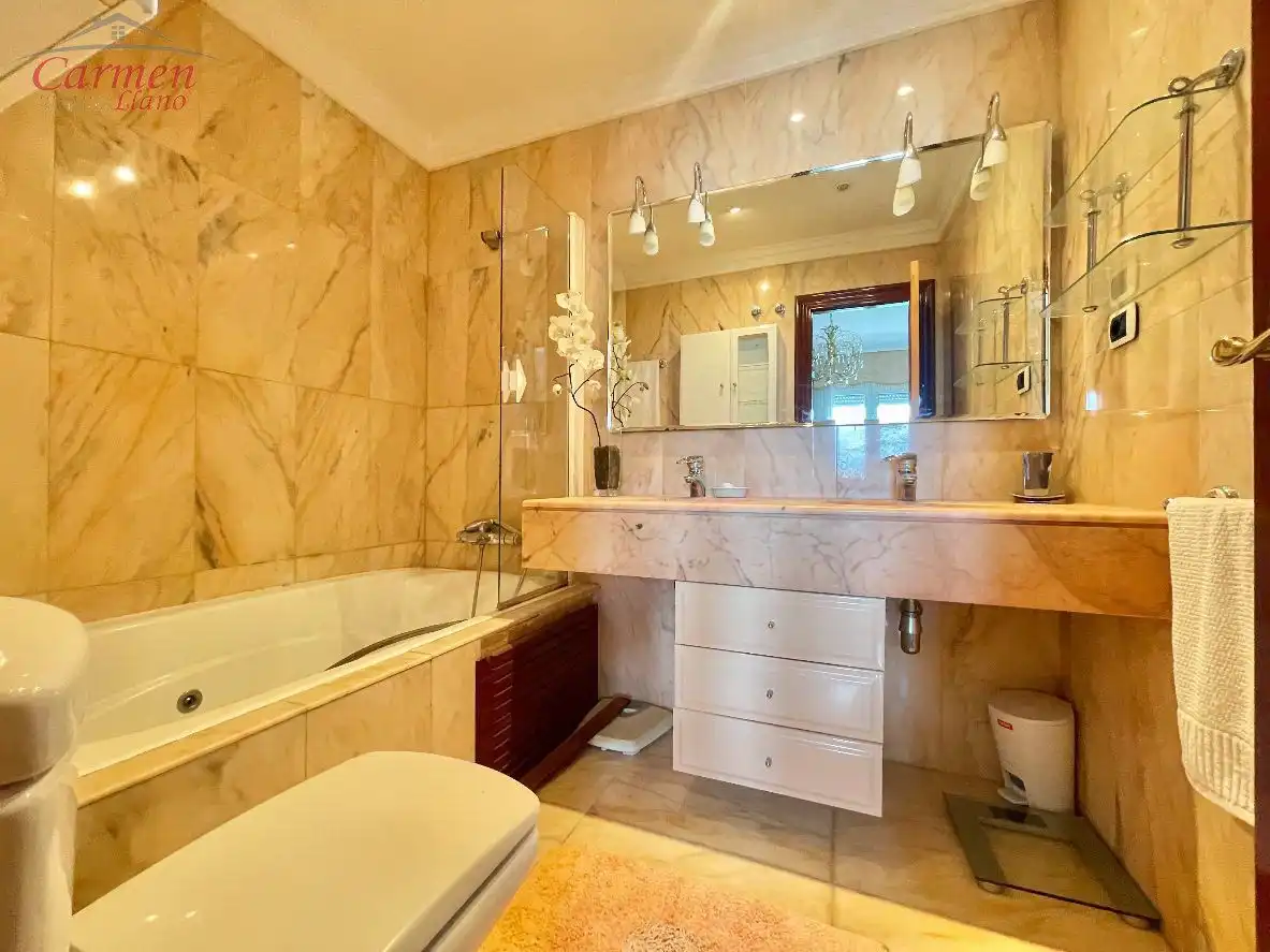 Baño de Dúplex en venta en Getxo  con Calefacción, Terraza y Trastero