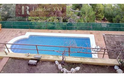 Schwimmbecken von Haus oder Chalet zum verkauf in El Vendrell mit Terrasse