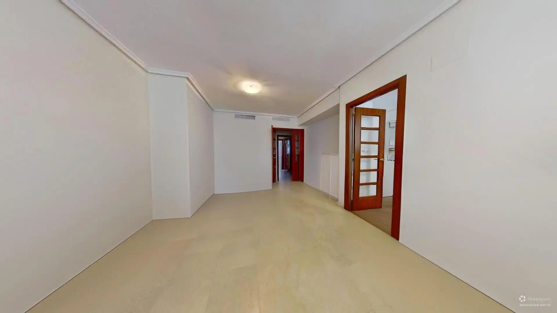 Wohnung zum Verkauf in Valencia mit Klimaanlage, Privatgarten und Terrasse