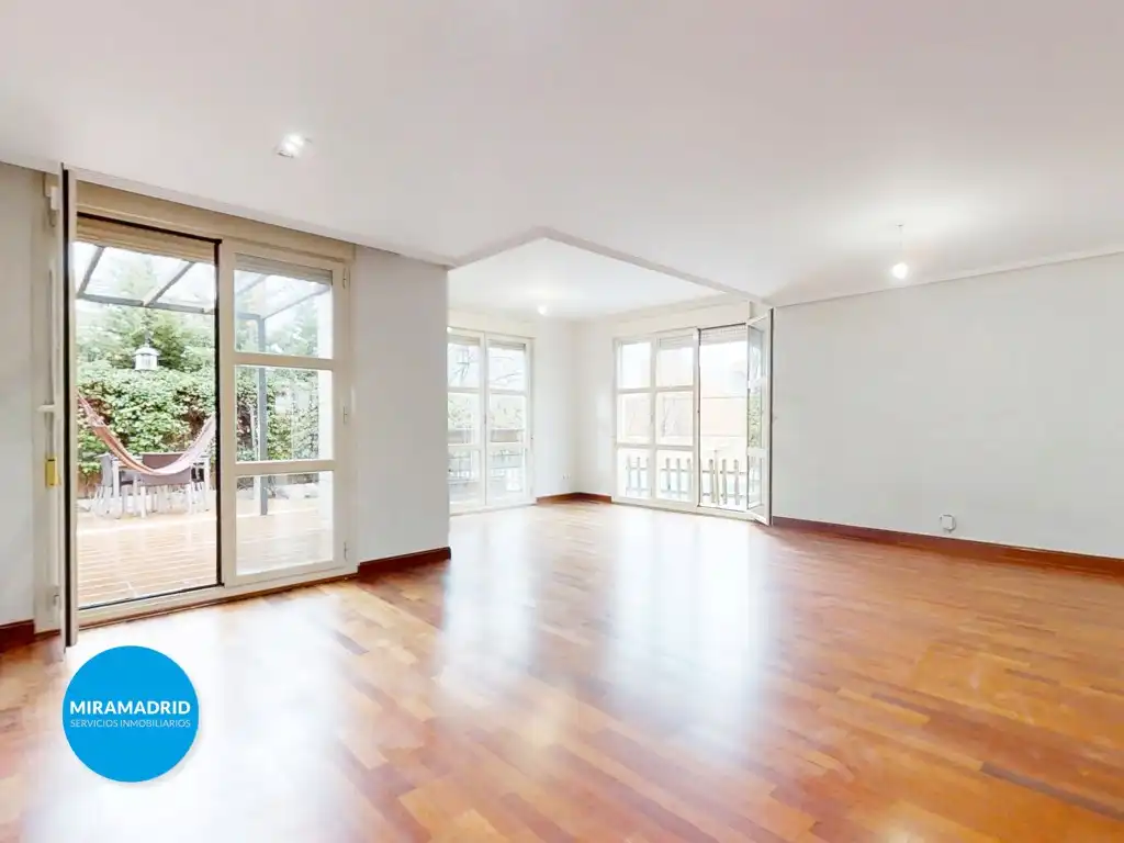 Sala de estar de Casa o chalet en venta en Paracuellos de Jarama con Piscina