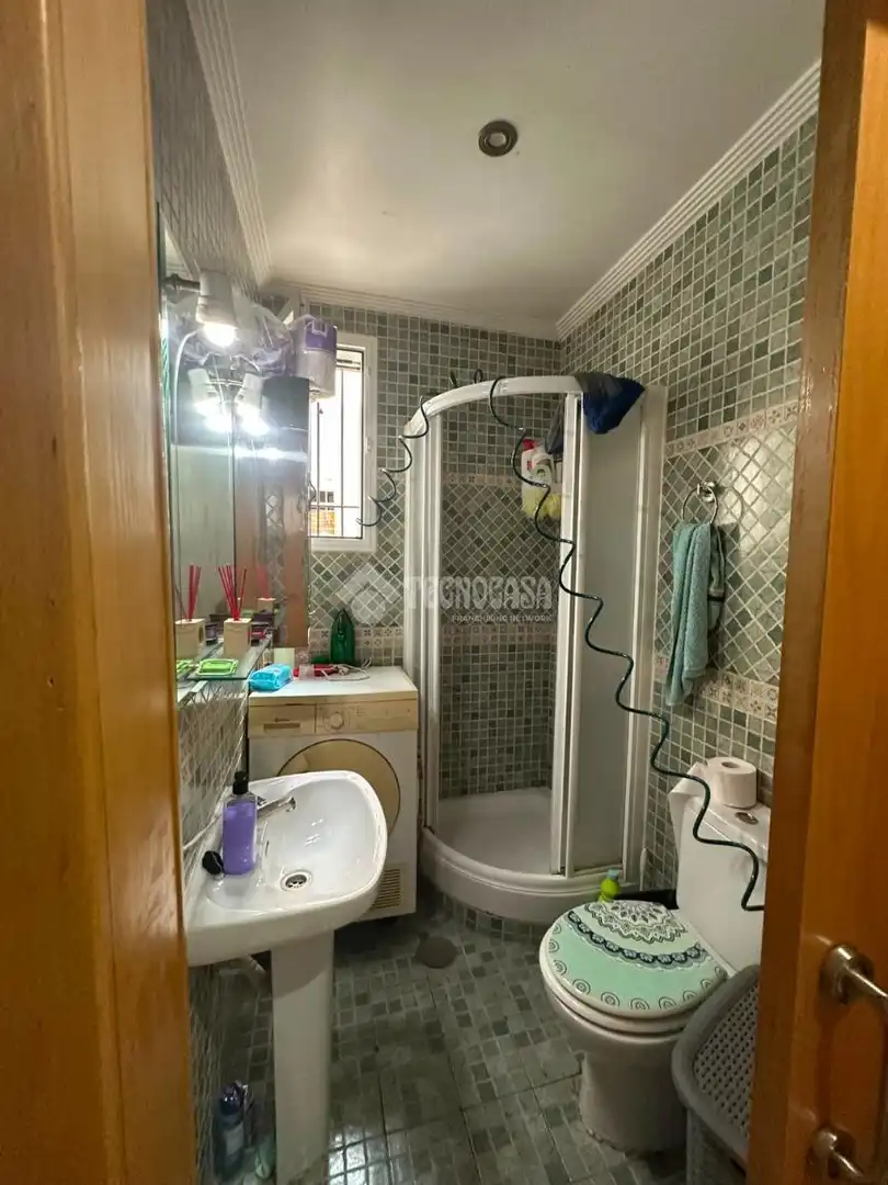 Baño de Piso en venta en Sevilla con Amueblado