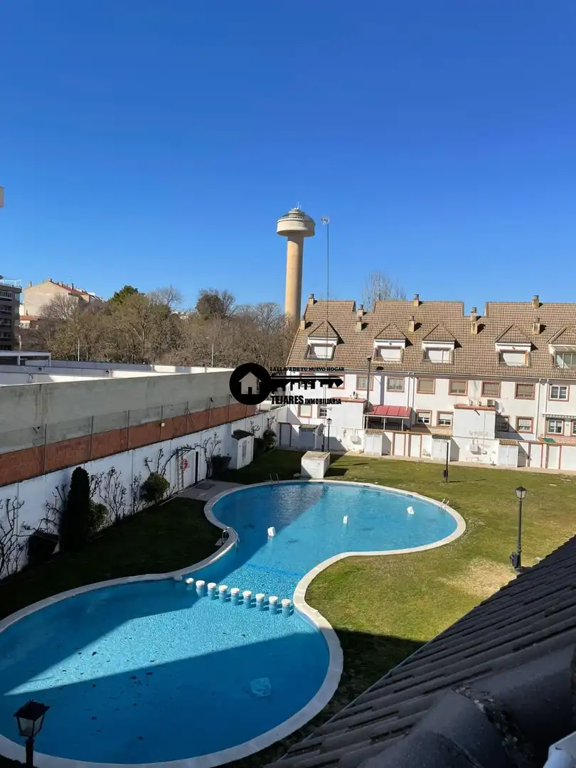Vista exterior de Casa adosada en venta en Albacete con Aire acondicionado, Calefacción y Jardín privado