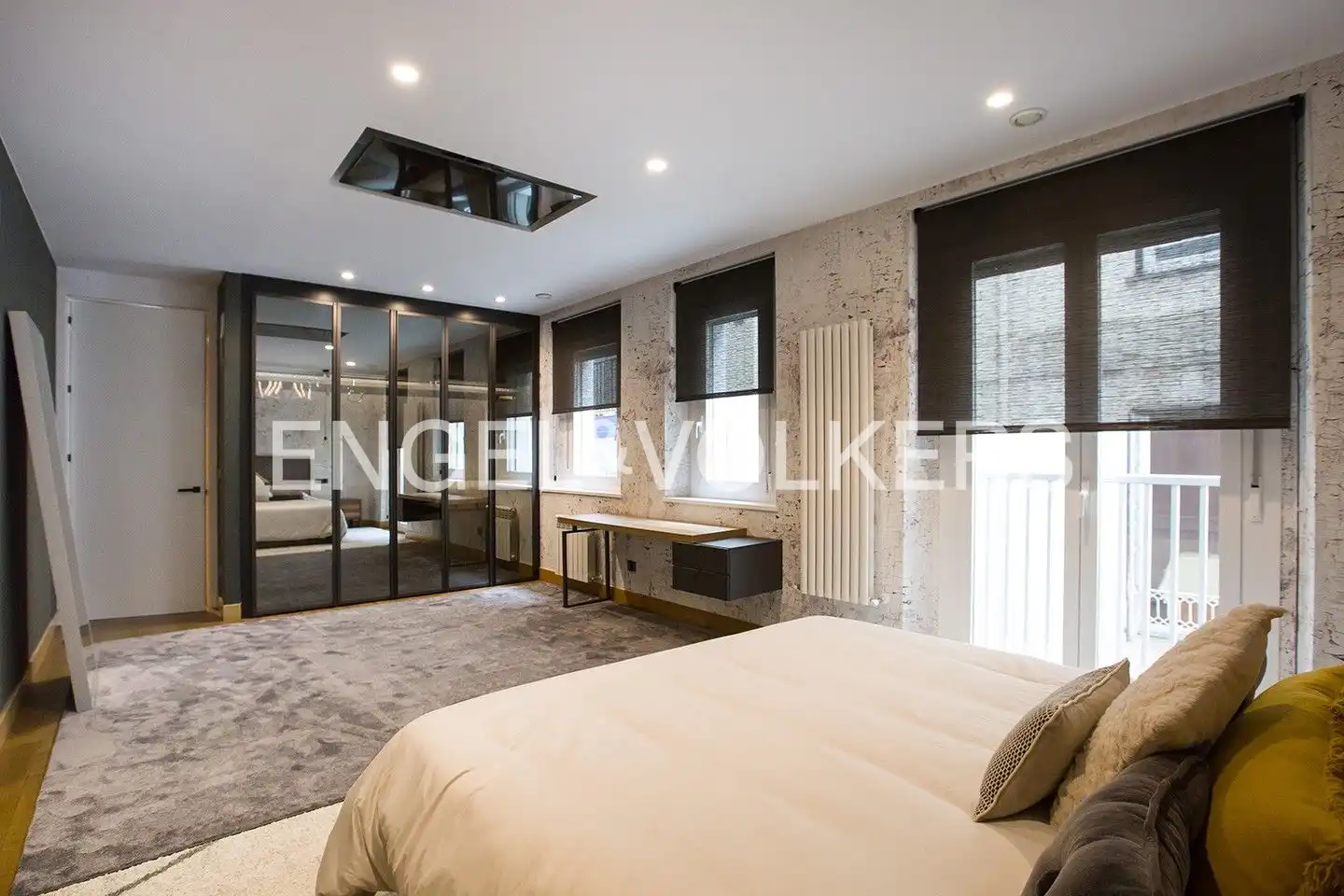Habitación de Piso de alquiler en Bilbao  con Calefacción, Amueblado y Balcón