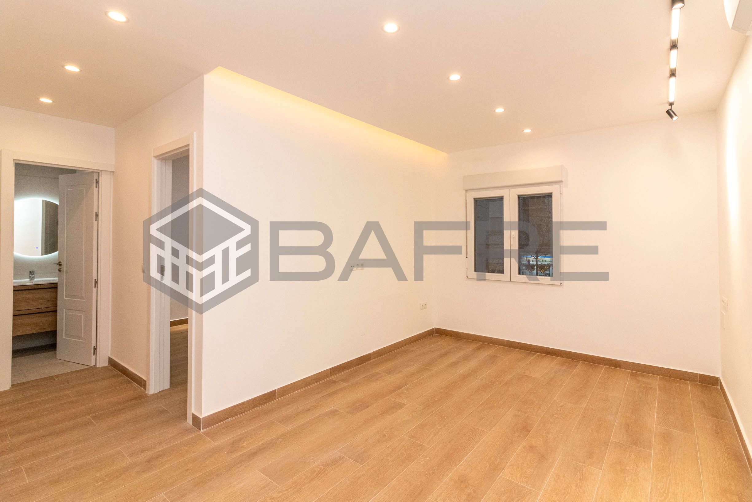 Piso en venta en  Madrid Capital con Aire acondicionado y Balcón