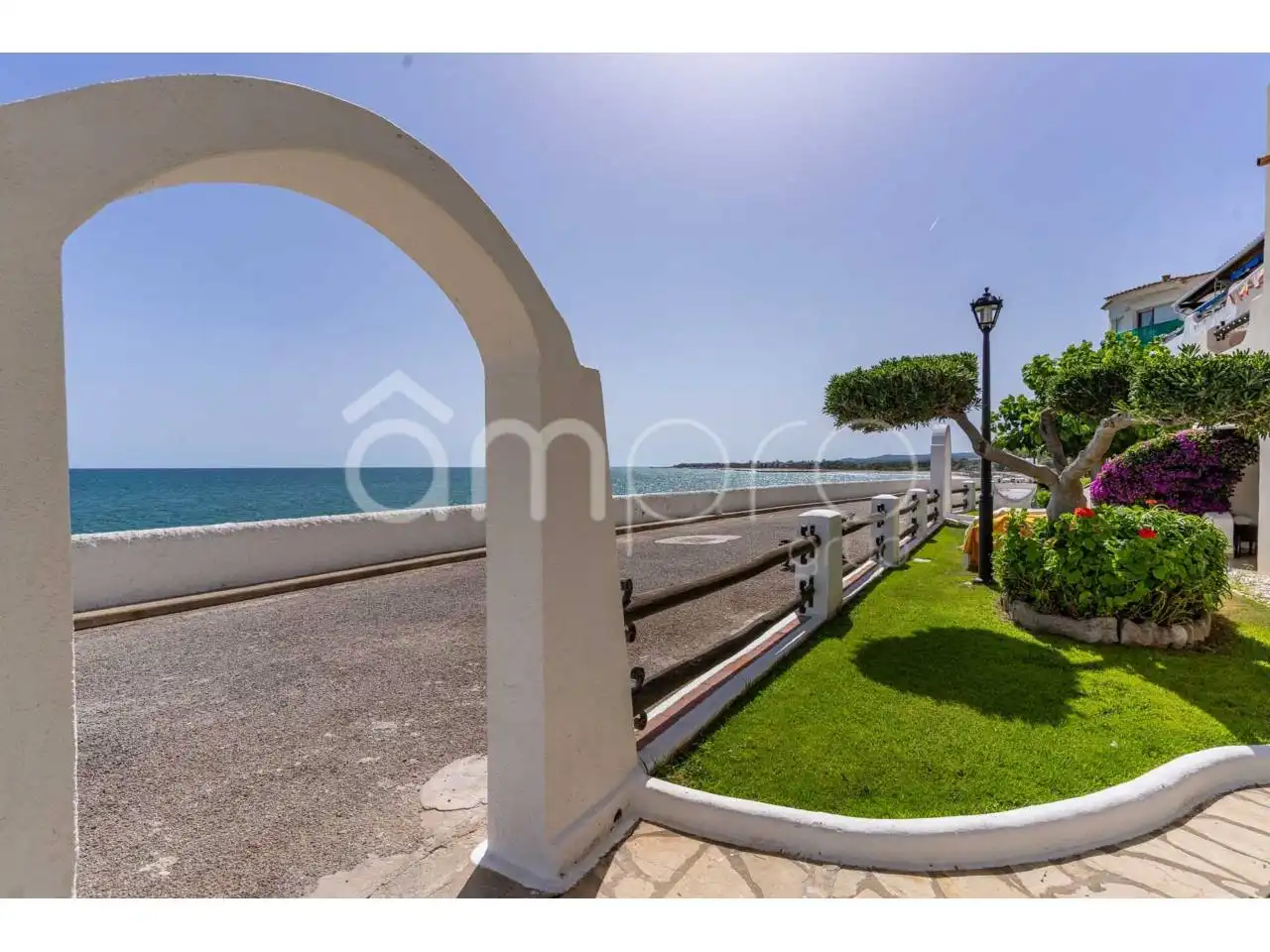 Vista exterior de Piso en venta en Vilanova i la Geltrú con Aire acondicionado, Parquet y Terraza