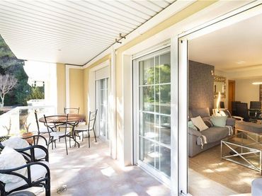 Apartment with pool for sale in Ponent