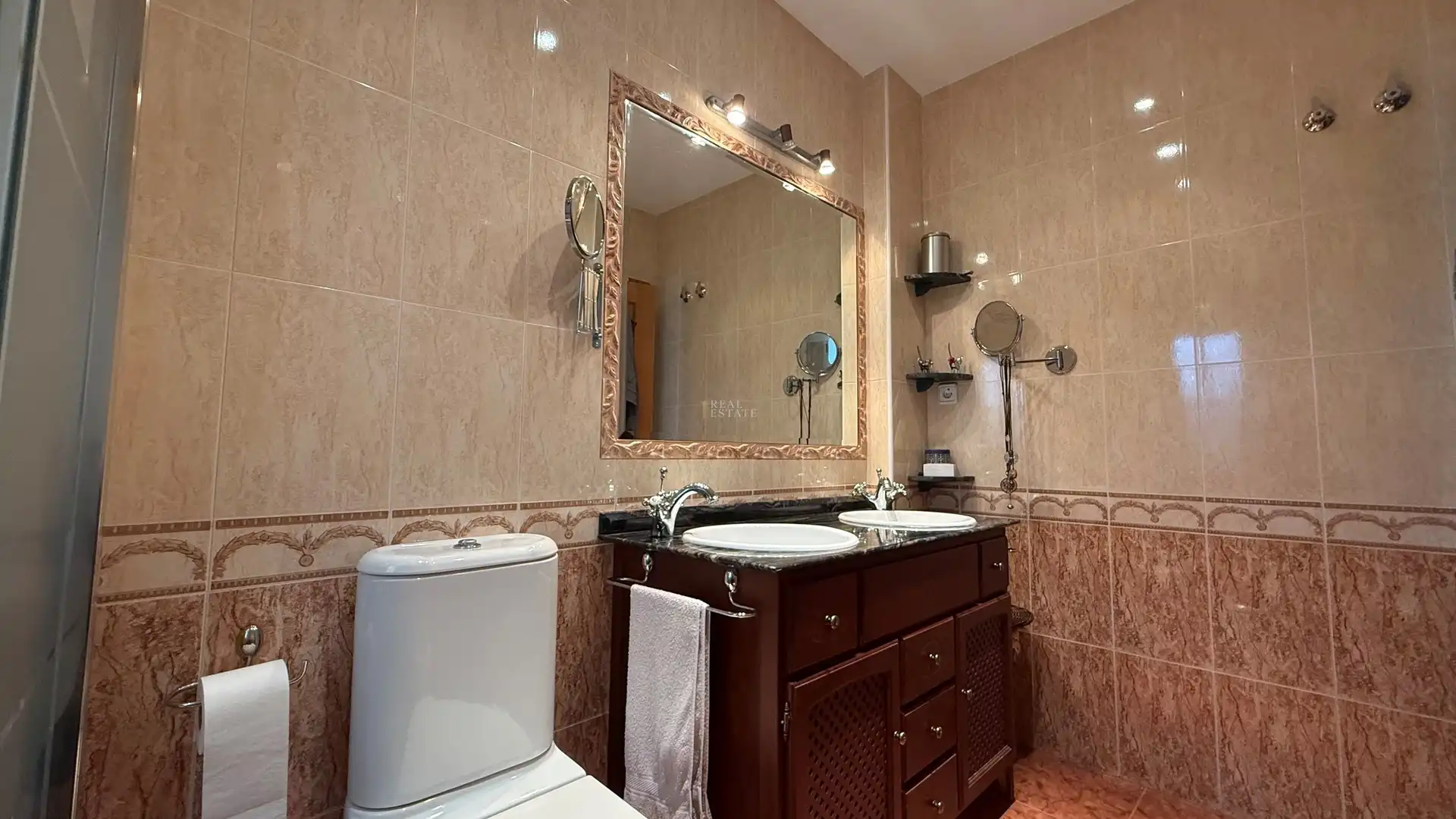 Detached homes for sale in C. Virgilio, Garres y Lages