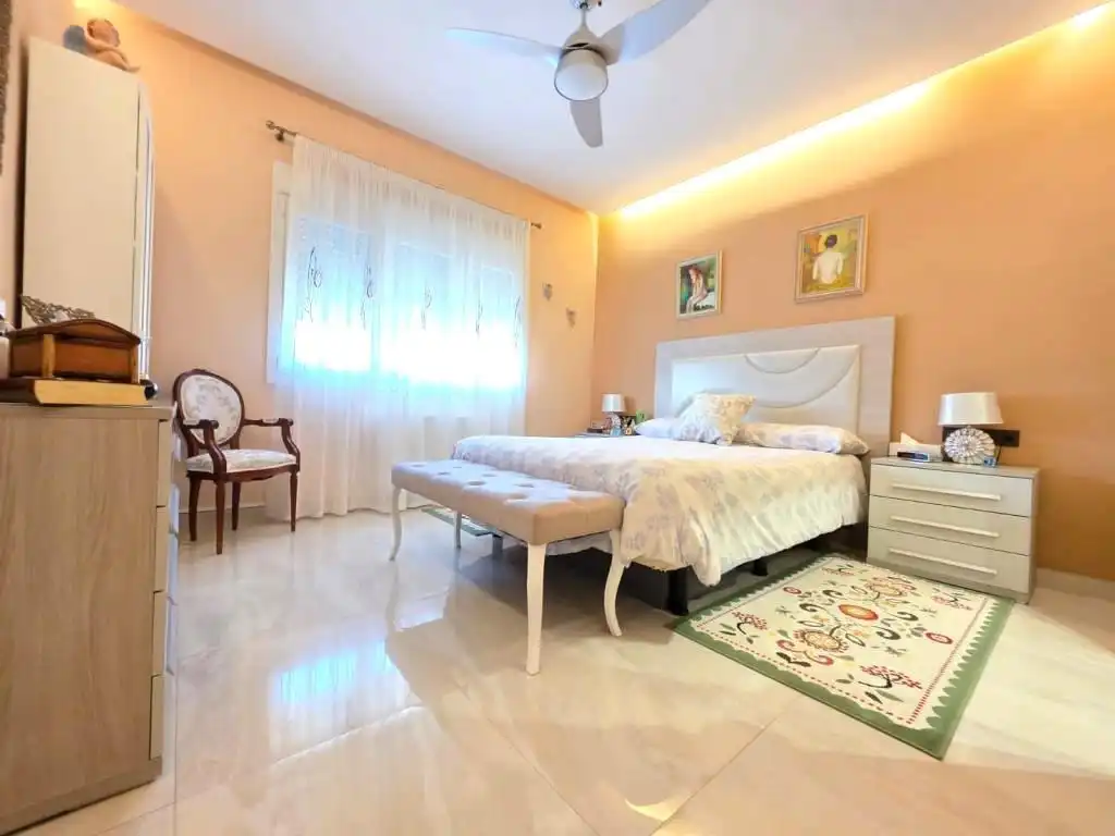 Dormitori de Casa o xalet en venda en Málaga amb Aire condicionat, Jardí privat i Terrassa