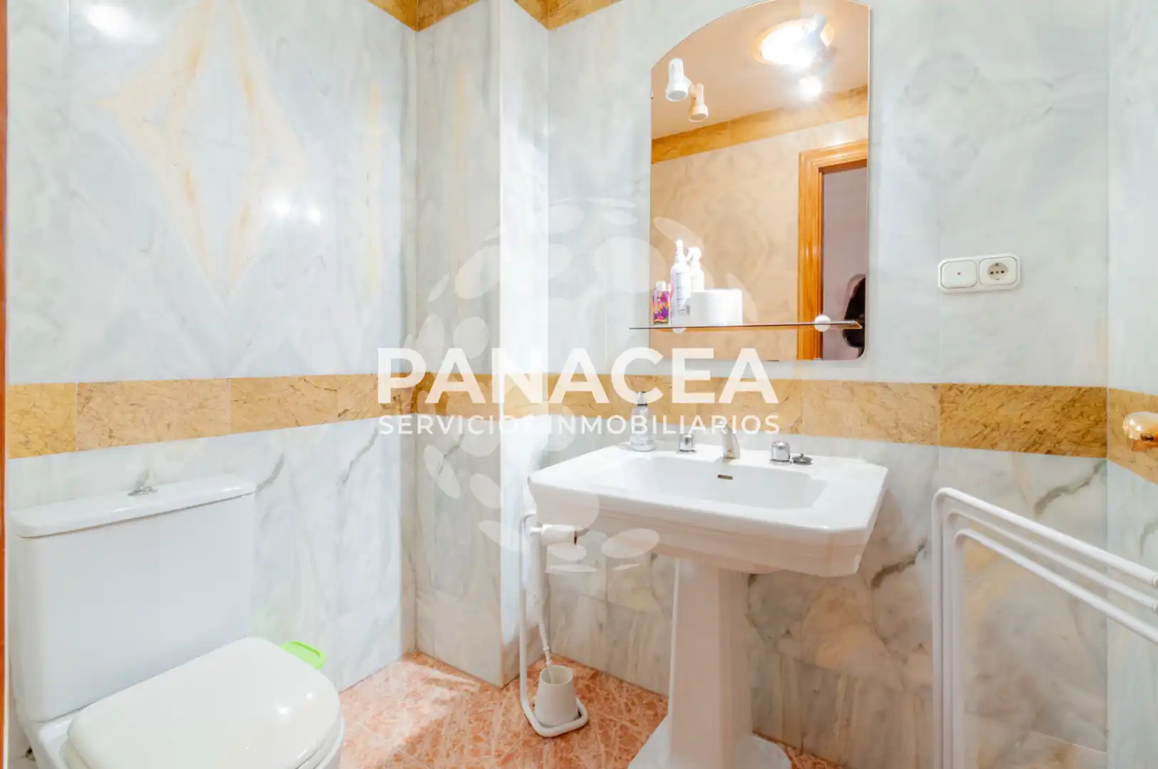 Bathroom of Houses for sale in Roquetas de Mar  with Air Conditioner, Terrace and Furnished