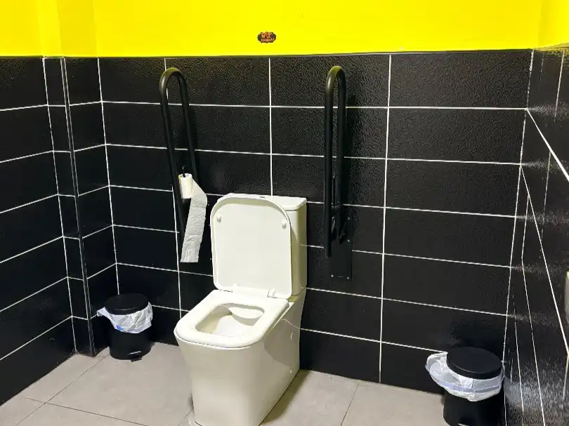 Baño de Local en traspaso en Vinaròs con Terraza, Amueblado y Internet