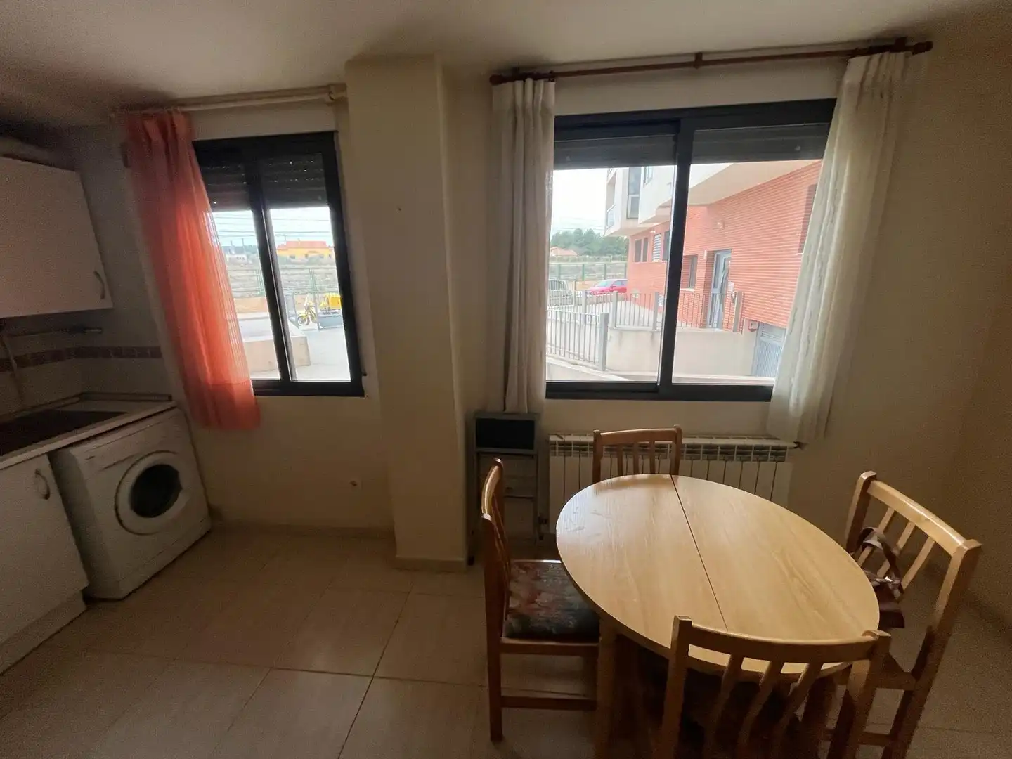 Habitación de Piso en venta en Almansa con Calefacción, Amueblado y Balcón