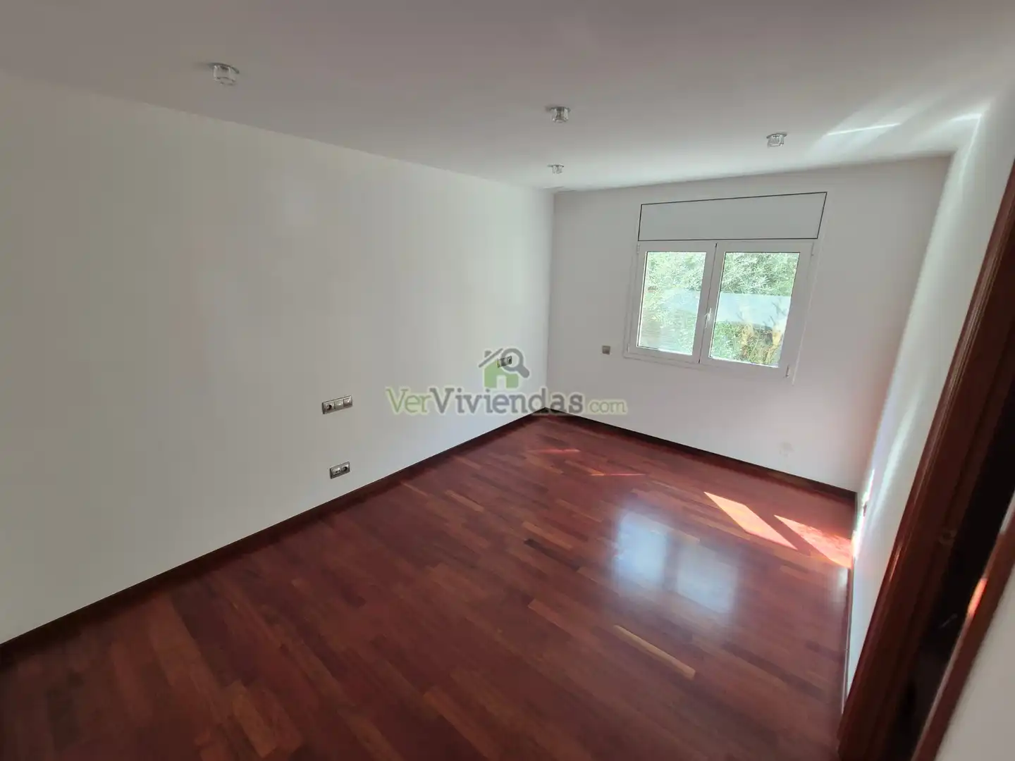 Habitación de Casa o chalet en venta en Vallirana con Aire acondicionado, Calefacción y Jardín privado