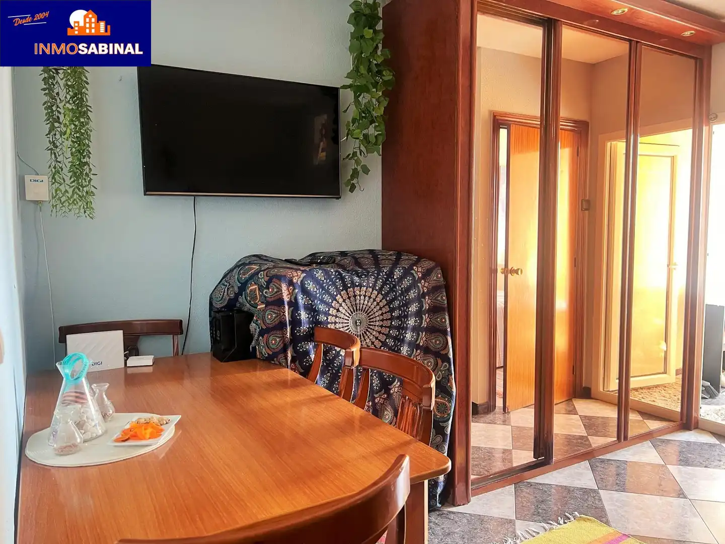 Comedor de Estudio en venta en Roquetas de Mar con Jardín privado, Terraza y Piscina comunitaria