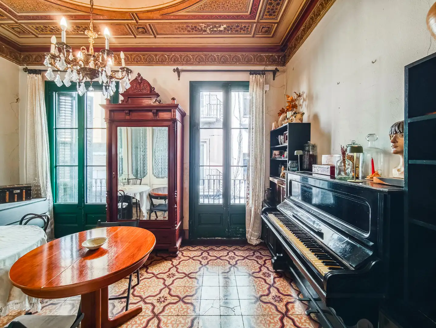 Menjador de Casa adosada en venda en Barcelona amb Calefacció, Jardí privat i Terrassa