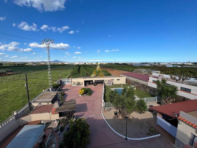 Casa-chalet en Venta en Pueblo