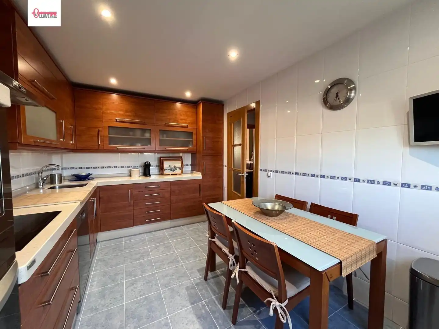 Cocina de Casa adosada en venta en Cardeñajimeno con Calefacción, Jardín privado y Parquet