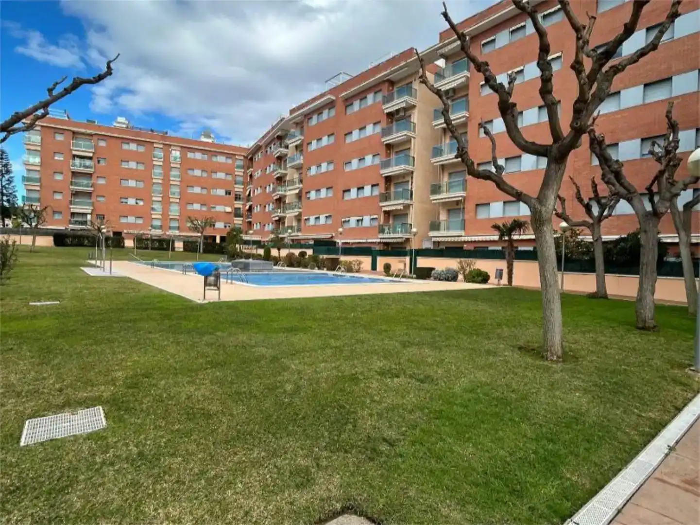 Vista exterior de Pis en venda en Calafell amb Aire condicionat i Piscina