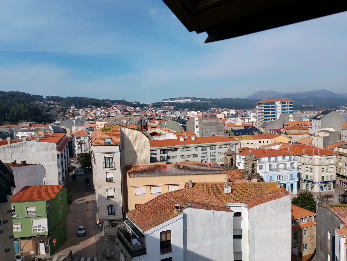 Vista exterior de Àtic de lloguer en Ribeira amb Calefacció, Parquet i Moblat