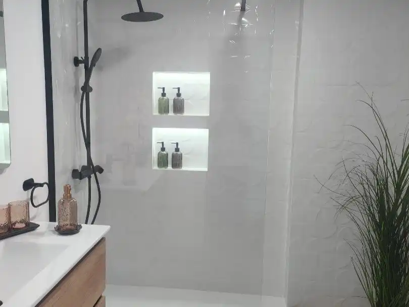 Badezimmer von Wohnungen zum Verkauf in Roquetas de Mar mit Klimaanlage und Terrasse