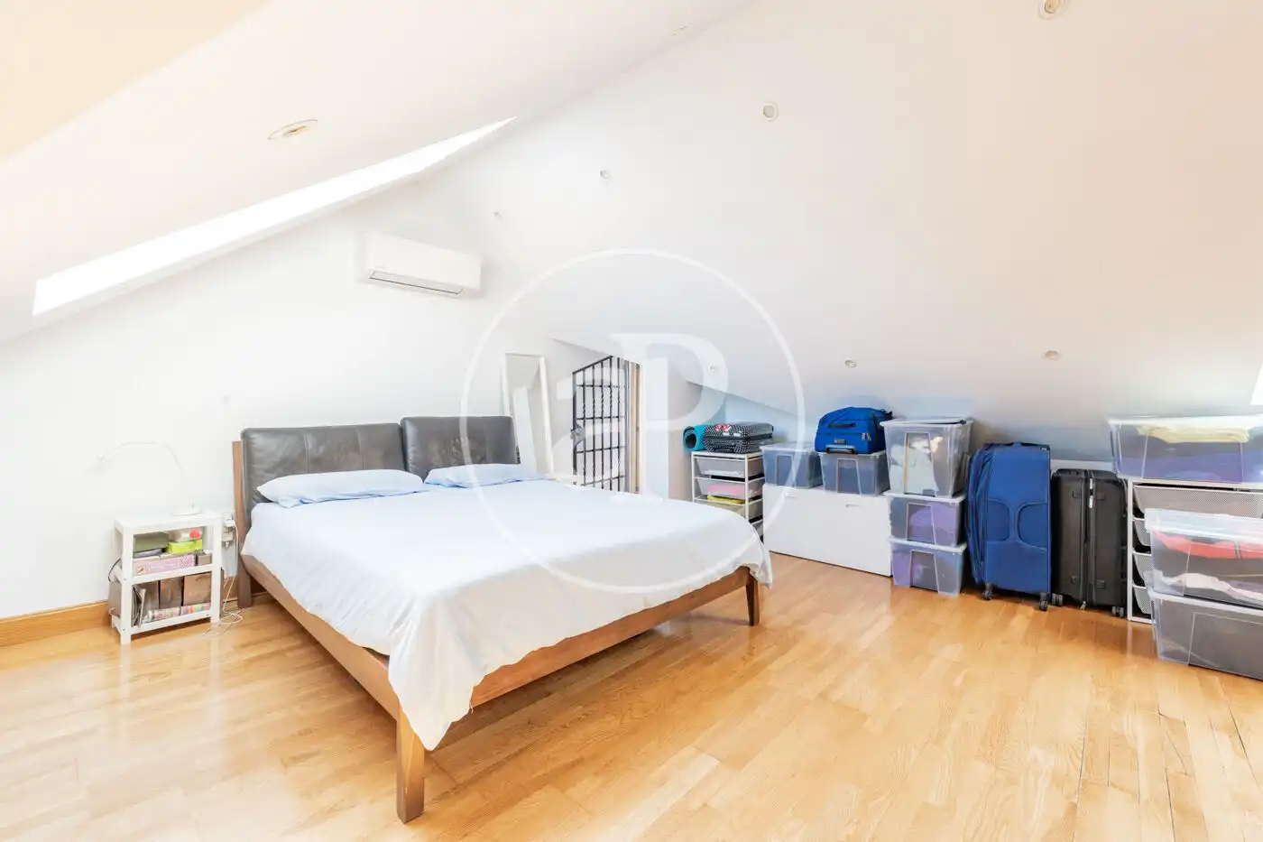 Habitación de Ático en venta en Madrid con Aire acondicionado y Terraza