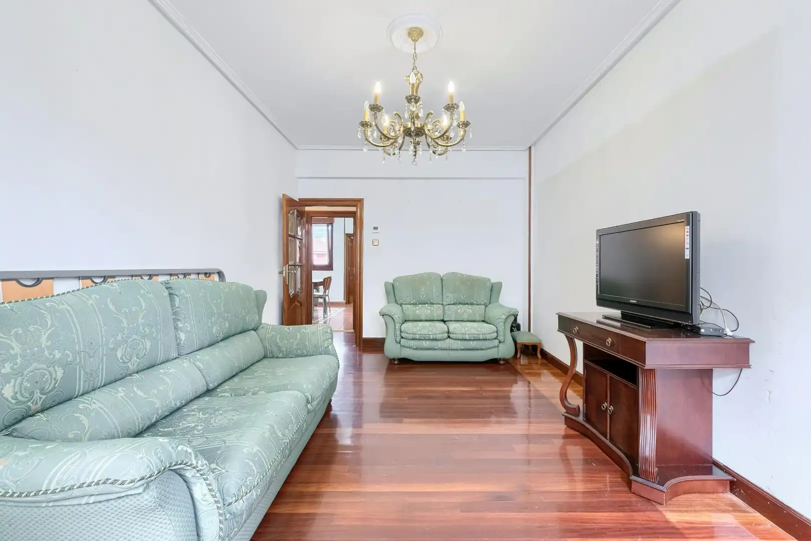 Sala d'estar de Pis en venda en Barakaldo  amb Calefacció, Jardí privat i Moblat