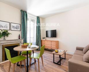 Bedroom of Flat to rent in  Madrid Capital  with Air Conditioner, Heating and Terrace