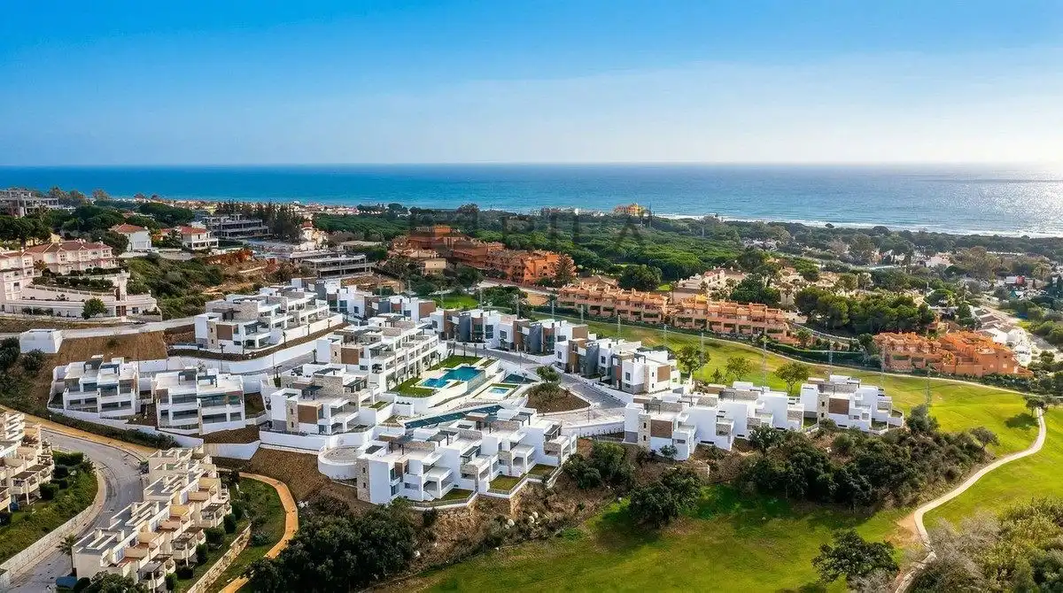 Vista exterior de Ático en venta en Marbella con Aire acondicionado, Terraza y Trastero