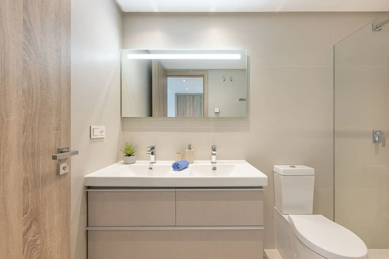 Baño de Dúplex en venta en Benahavís con Aire acondicionado, Terraza y Trastero