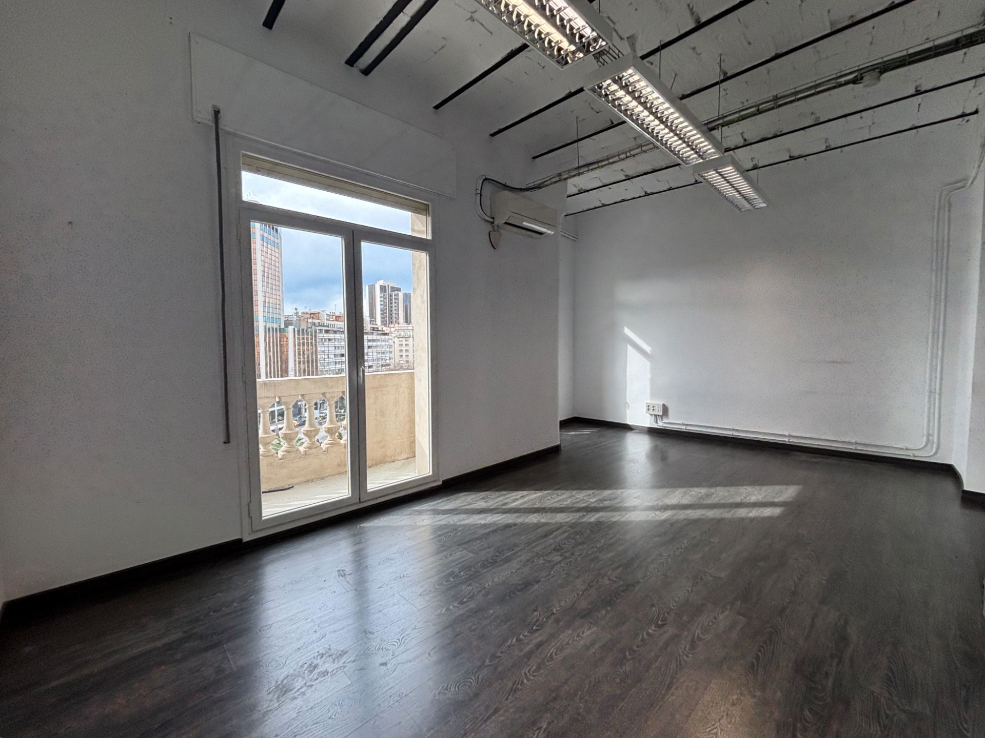 Oficina de lloguer a Plaça de Francesc Macià, Sant Gervasi- Galvany, Sarrià - Sant Gervasi