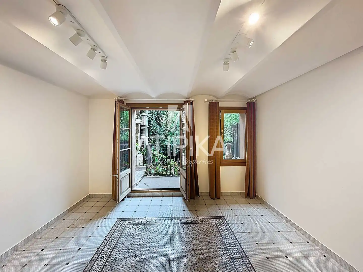 Duplexes for rent in Barcelona  with Air Conditioner, Terrace and Furnished