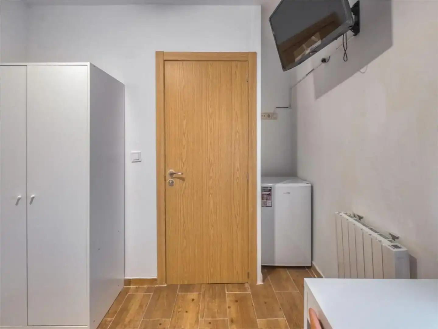 Study for rent in Estremera  with Air Conditioner, Furnished and Balcony