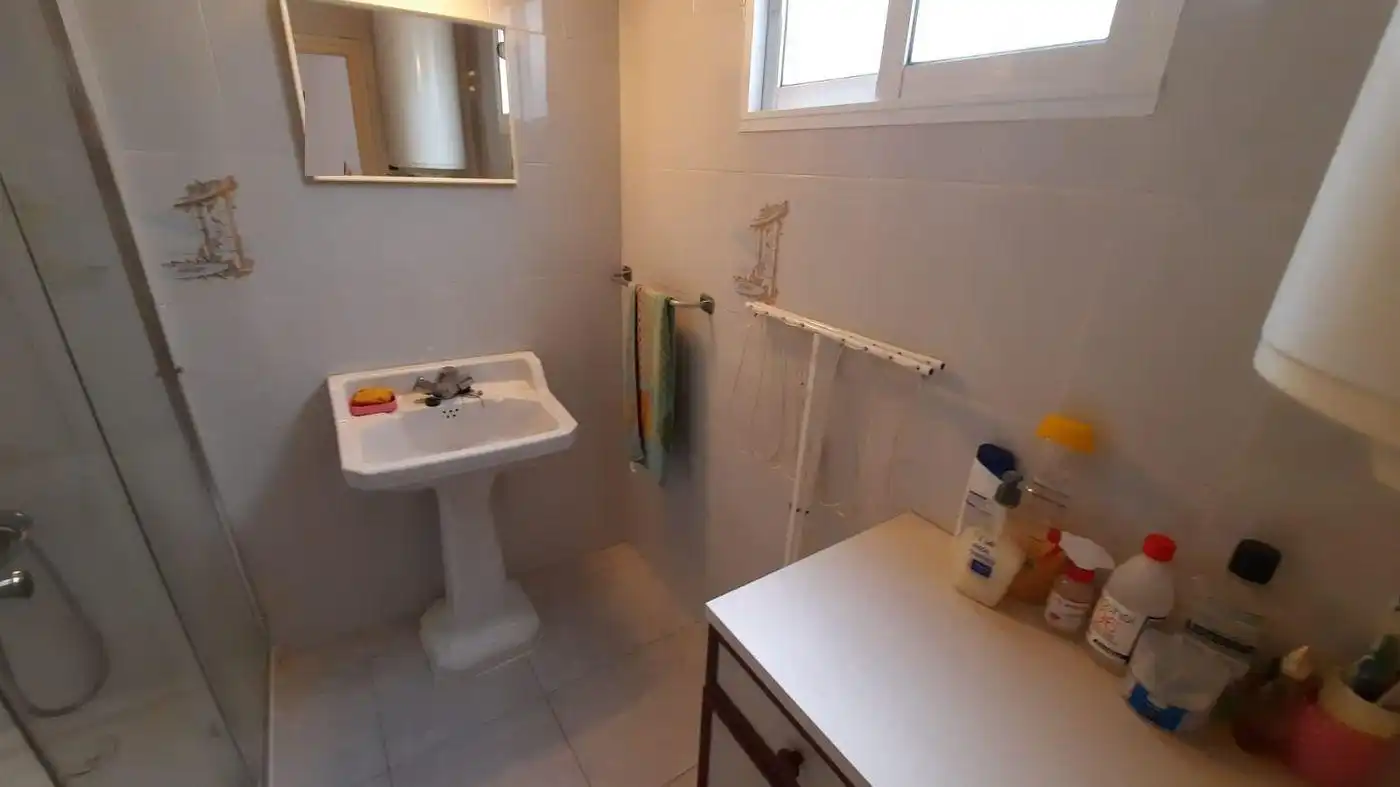 Badezimmer von Maisonette zum Verkauf in La Ràpita mit Klimaanlage und Terrasse