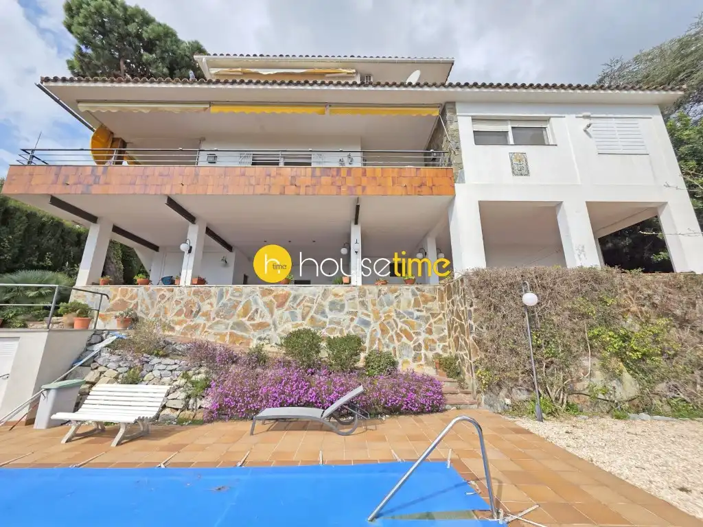House for sale in Cabrils
