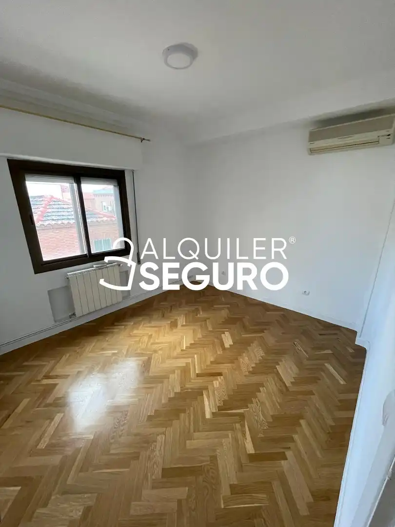 Wohnung zur Miete in De Cabello Lapiedra, Puerta del Ángel