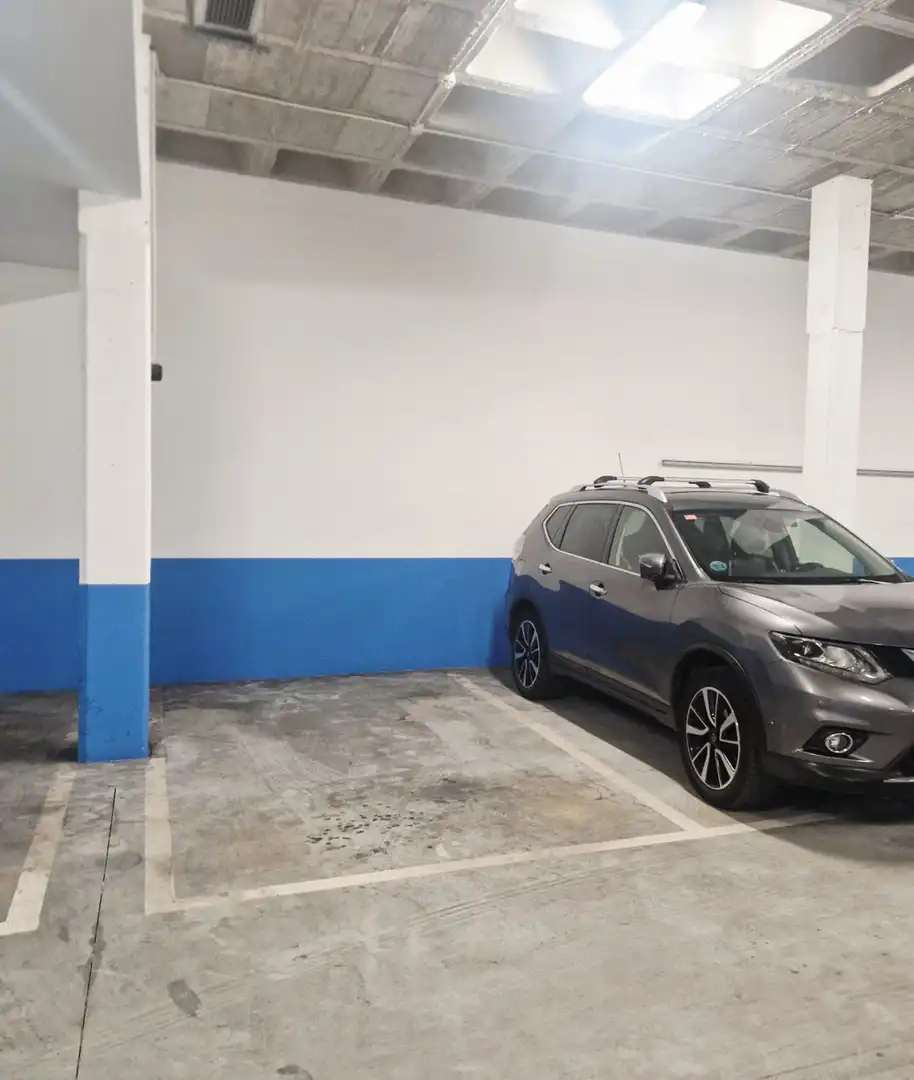 Parkplatz von Wohnung zur Miete in Avilés mit Heizung und Privatgarten