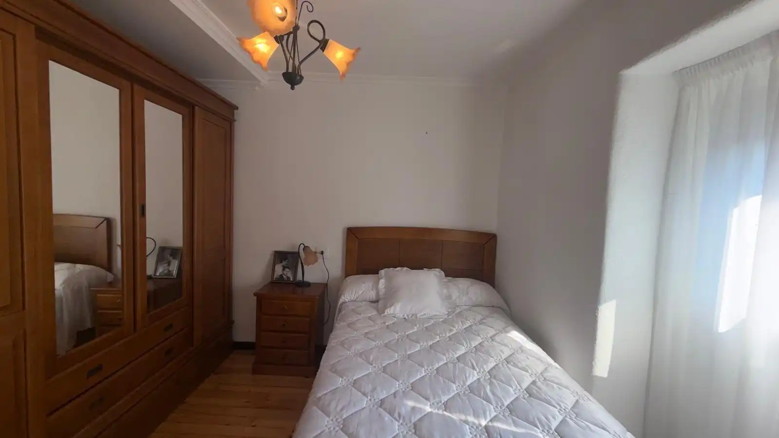 Dormitori de Casa o xalet de lloguer en Trasmiras amb Calefacció, Moblat i Balcó