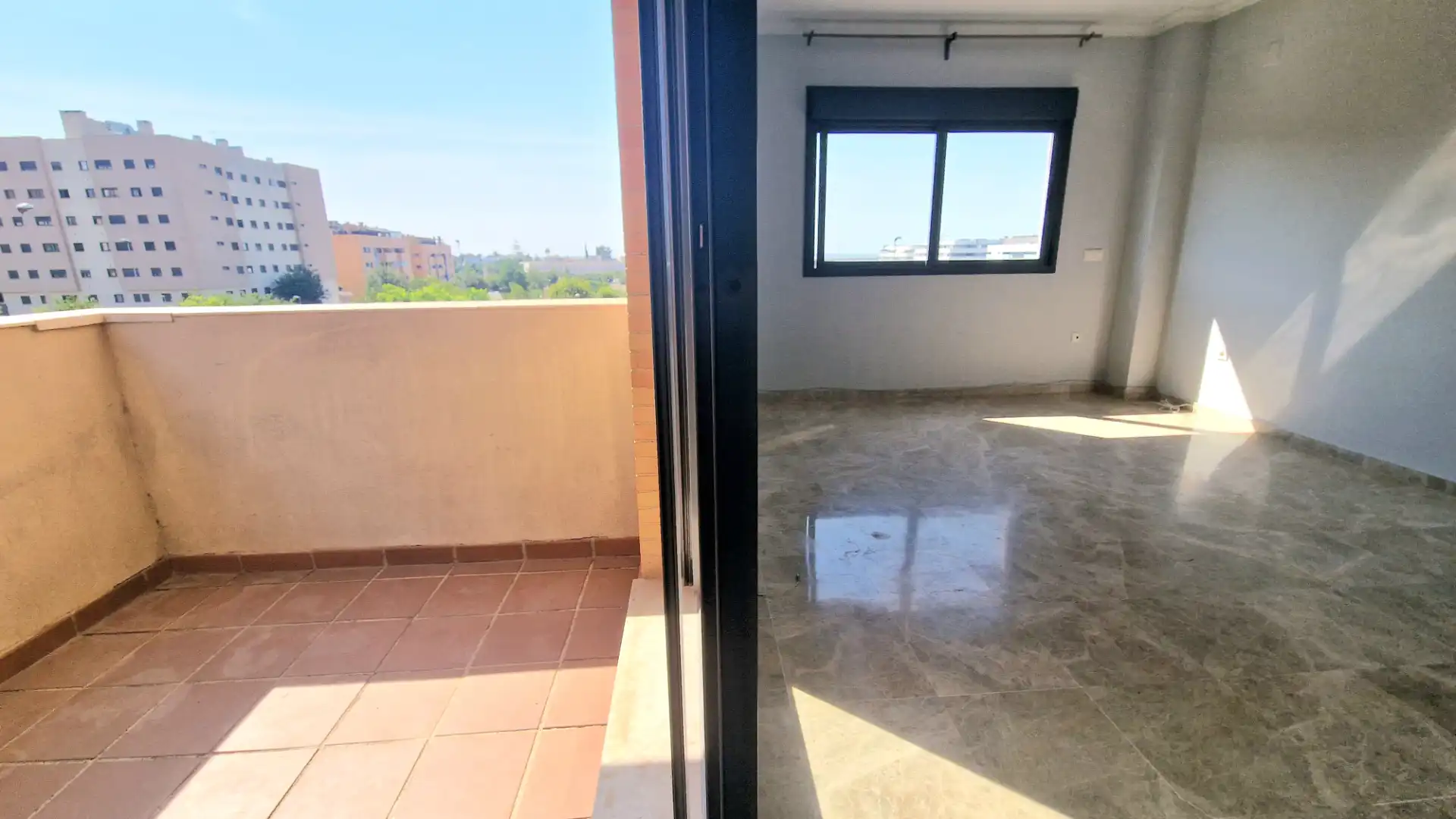Terraza de Piso en venta en Mairena del Aljarafe con Aire acondicionado, Trastero y Horno
