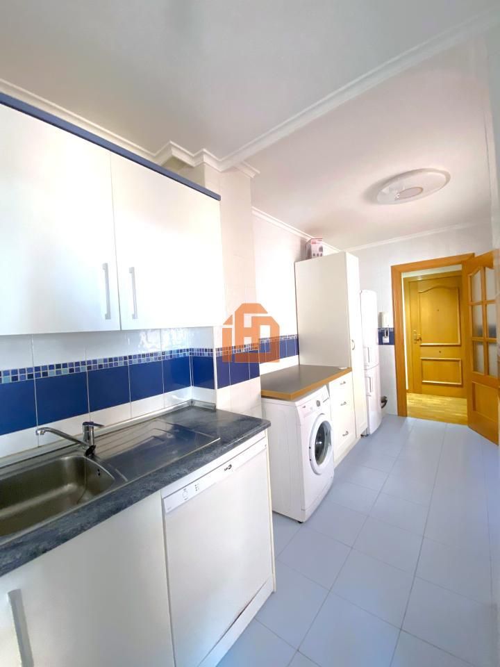 Kitchen of Duplex for sale in San Andrés del Rabanedo  with Heating, Parquet flooring and Storage room