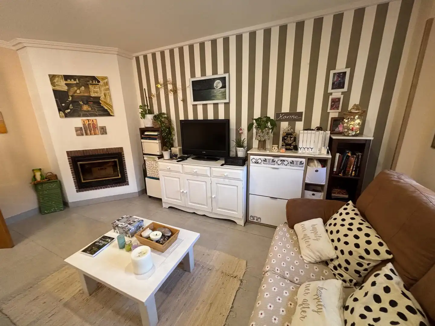Sala d'estar de Casa adosada en venda en Morcín amb Calefacció, Jardí privat i Parquet