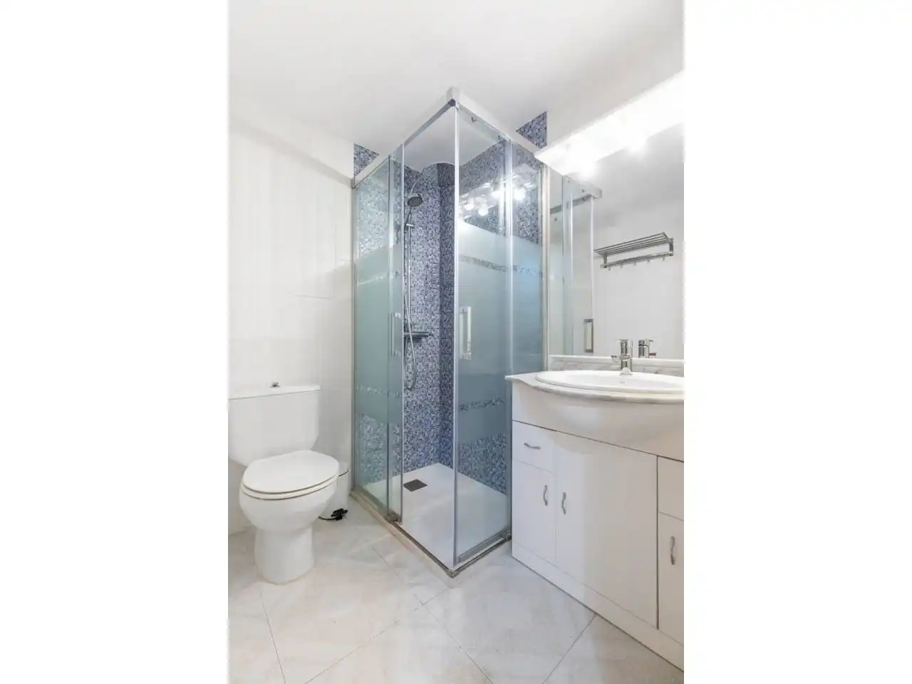 Bathroom of Flat for sale in Cambrils  with Air Conditioner, Terrace and Furnished