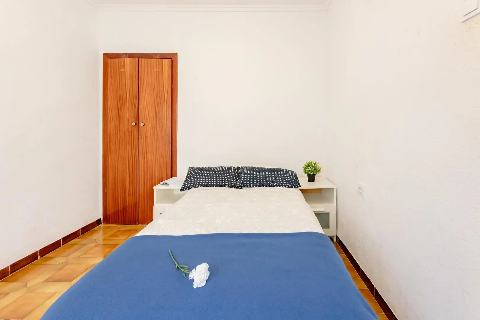 Habitación de Piso en venta en Valencia con Aire acondicionado y Alarma